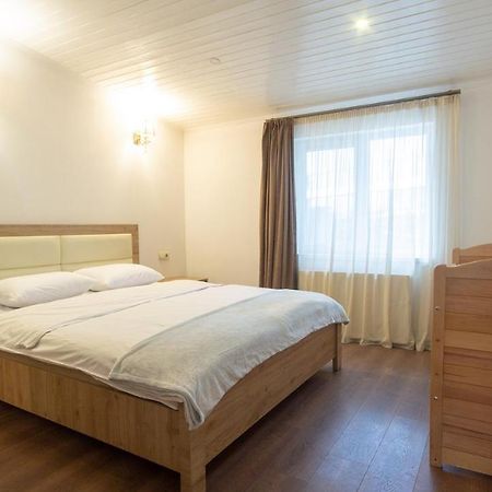 Big Terrace Apartment On Liberty Square Tbilisi ภายนอก รูปภาพ
