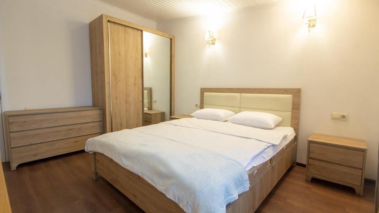 Big Terrace Apartment On Liberty Square Tbilisi ภายนอก รูปภาพ